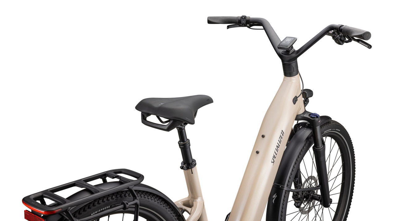 TURBO COMO - современный уровень комфорта Specialized Turbo Como 4.0 2025 Sand / BlackReflective Артикул 90424-5702, 90424-5703, 90424-5704