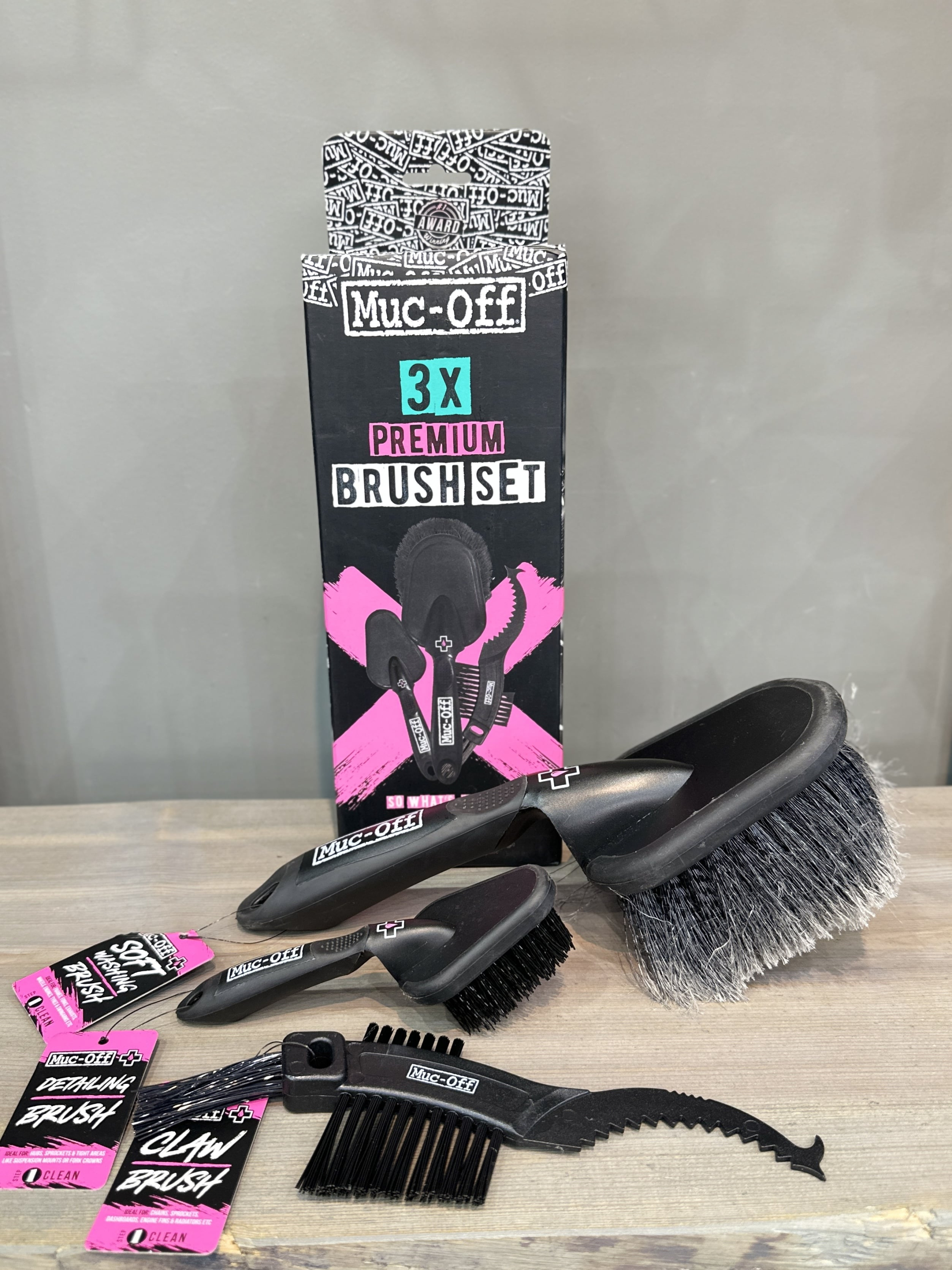 Набор щеток Muc-Off 220 Premium Brush для чистки и полировки велосипеда 3ед.