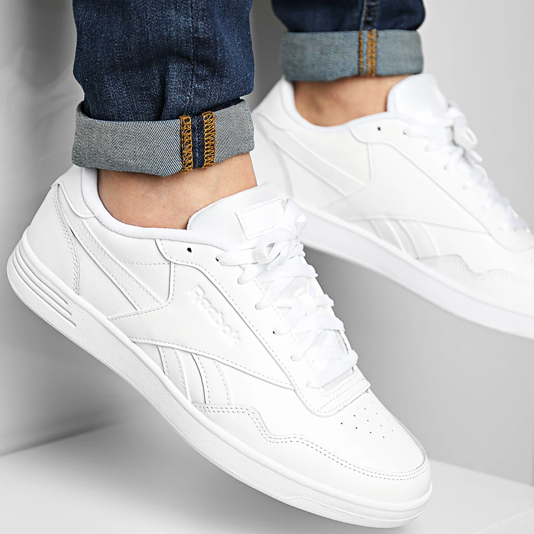 reebok royal techque t white white 4500.00