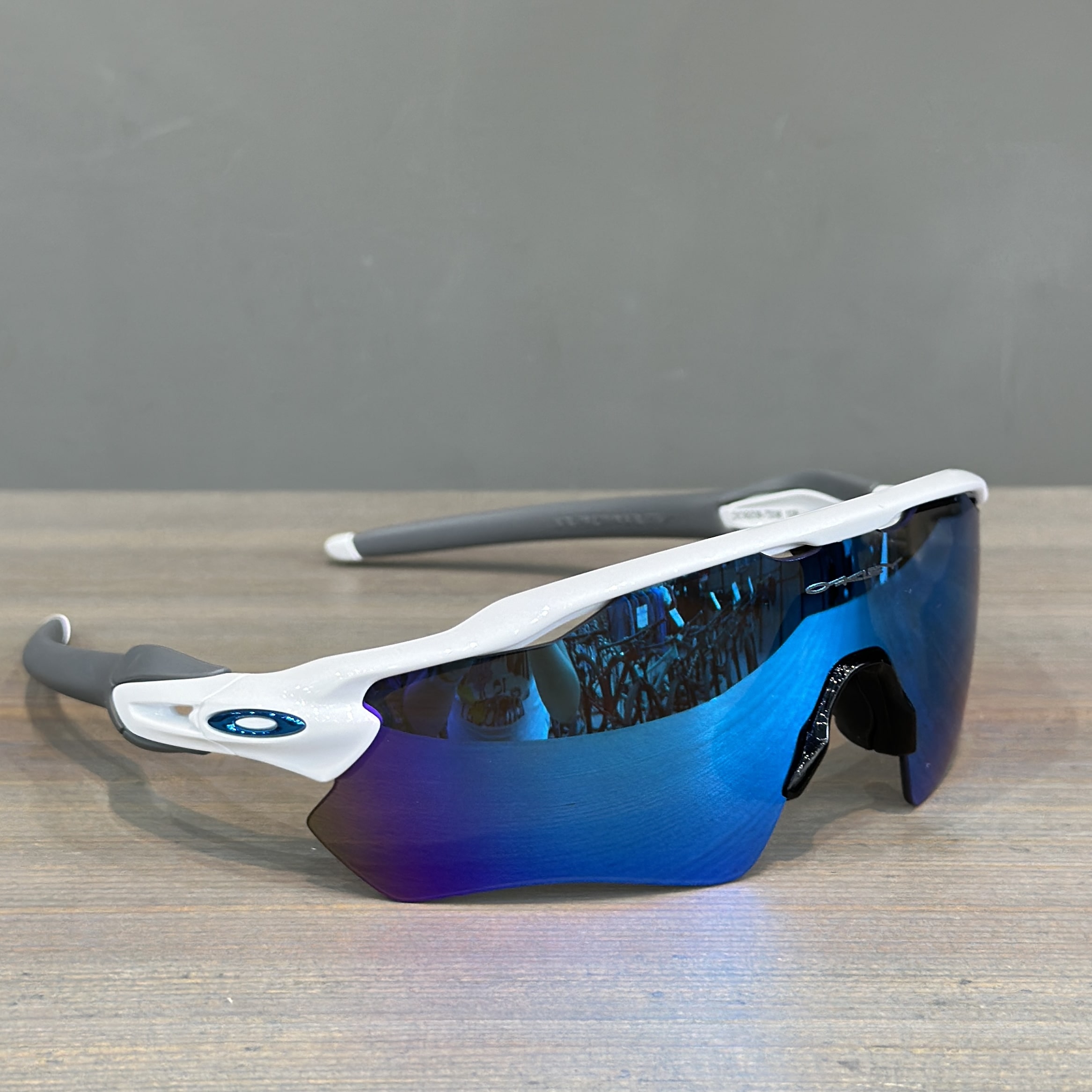 Очки спортивные OAKLEY RADAR EV PATH оправа Polished White линза Prizm Sapphire