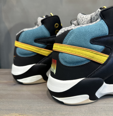 Кроссовки Кроссовки Reebok SHAQ ATTAQ core black/dark sable/luxe blue Артикул HR06038, HR06038.5, HR06036.5, HR06039, HR06037.5, HR06037