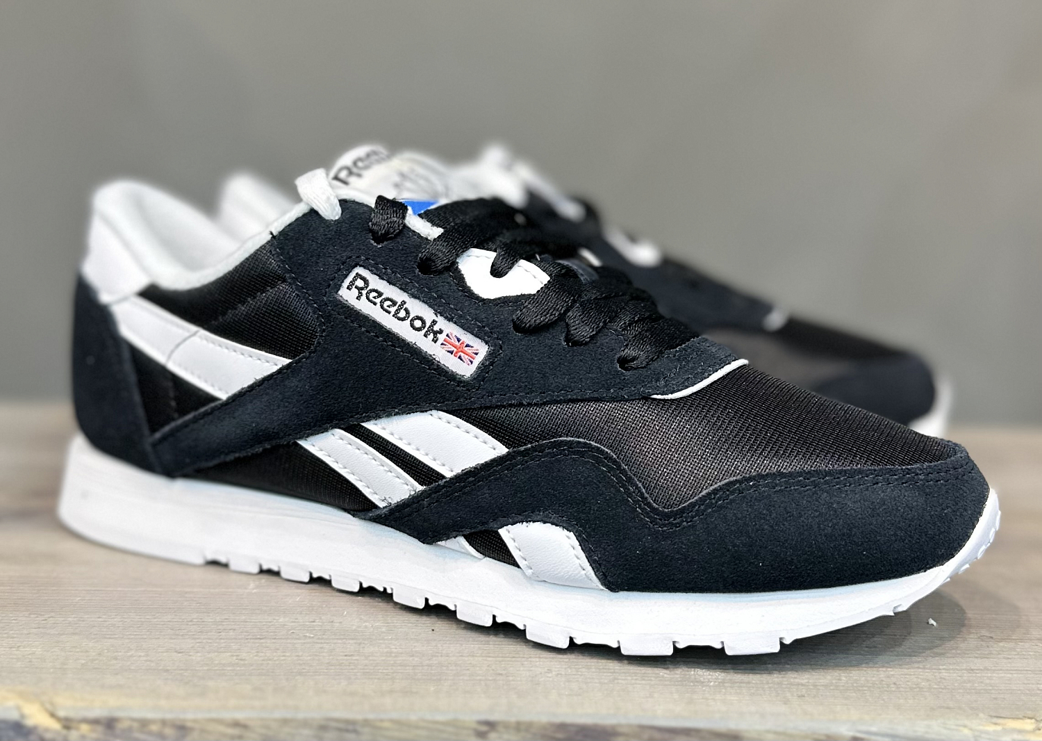 Кроссовки женские Reebok Classic Nylon black/black/white
