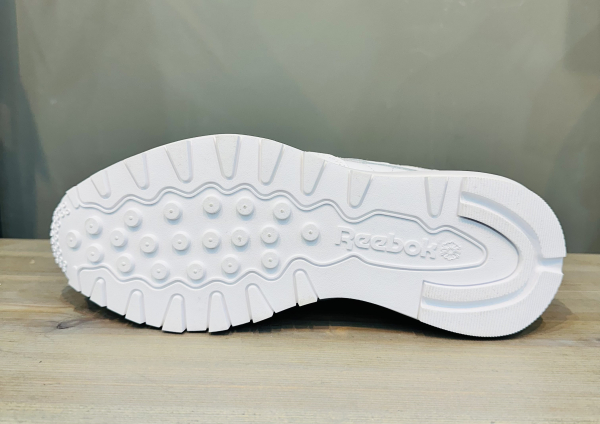 Кроссовки Кроссовки женские Reebok Classic Leather SP ftwr white/ftwr white/porcelain pink Артикул GX86899, GX86896, GX86895, GX86895.5, GX86898, GX86898.5, GX86896.5, GX86897.5, GX86897