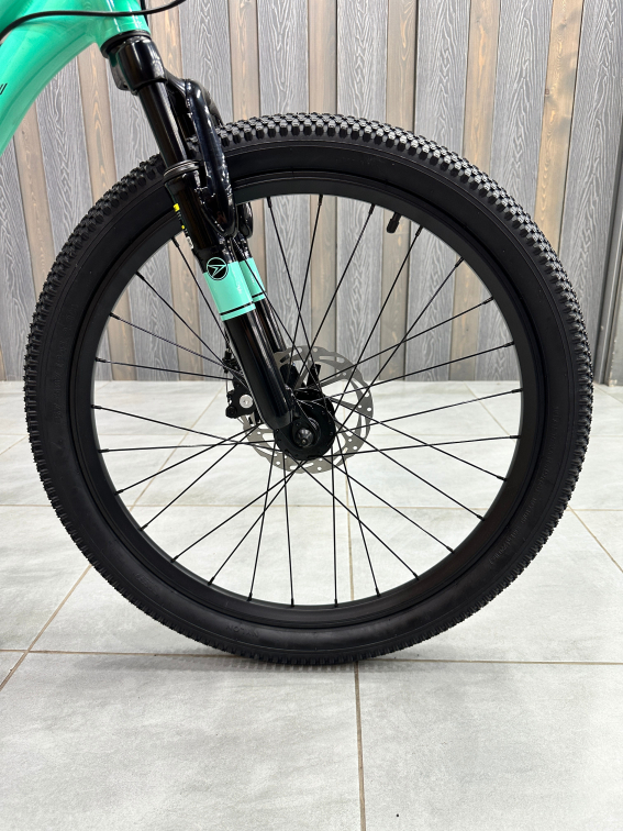 24 дюйма (7-11 лет) Silverback Spyke 24 D 1 Girl 2026 Gloss Mystic Teal/Gloss Black Артикул 4816026312845