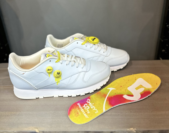 Кроссовки Кроссовки Reebok Classic Leather PUMP 50TH ftwr white/ftwr white/chalk Артикул GY15805.5, GY158010.5, GY15806, GY15809.5, GY15805, GY15807, GY15809, GY15808.5, GY15807.5, GY15806.5