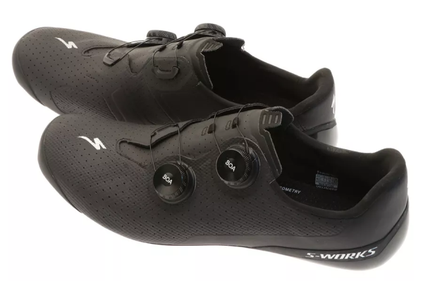 Велотуфли шоссе и триатлон Велотуфли Road Specialized S-Works Torch Black Артикул 61022-0148, 61022-0138, 61022-01435, 61022-0145, 61022-01425, 61022-01455, 61022-0143, 61022-0137, 61022-0139, 61022-0141, 61022-01415, 61022-01405, 61022-0142, 61022-0147, 61022-0140, 61022-01445, 61022-0146, 61022-0144, 61022-0136, 61022-0149, 61022-01385, 61022-01395