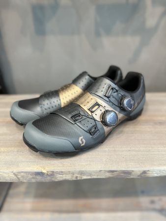 Велотуфли MTB Велотуфли MTB Scott RC Python dark grey/bronze Артикул 7615523814978, 7615523814930, 7615523814961, 7615523814947, 7615523814954