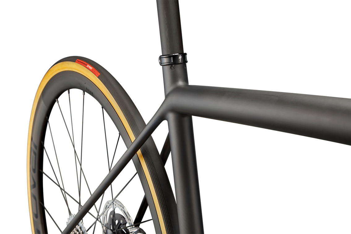 Шоссейные велосипеды Specialized S-Works Aethos 2022 Carbon/Chameleon Eyris Color Run/Chrome Foil Артикул 97222-0249, 97222-0254, 97222-0256, 97222-0252, 97222-0258, 97222-0261