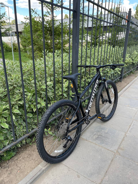 Купить Specialized Rockhopper Elite 27,5 Deore 1x10 2021 Gloss Tarmac Black / White Артикул 