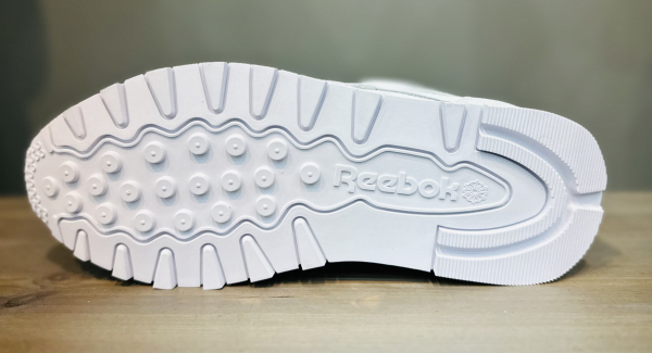 Кроссовки Кроссовки женские Reebok Classic Leather ftwr white/seaside grey/cold grey 1 Артикул GW38018.5, GW38015.5, GW38018, GW38017, GW38016.5, GW38019.5, GW380110, GW38016, GW38019, GW380111, GW38017.5, GW380110.5