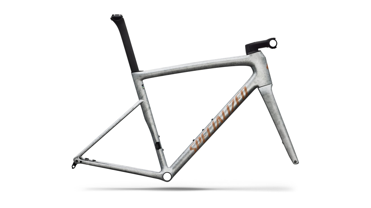 Рамы шоссе, гревел рама Specialized Tarmac SL8 2026 Gloss Silver Dust / Shadow Silver Dry Impasto / Photon Orange T Артикул 74926-1061, 74926-1044, 74926-1058, 74926-1052, 74926-1054, 74926-1056, 74926-1049