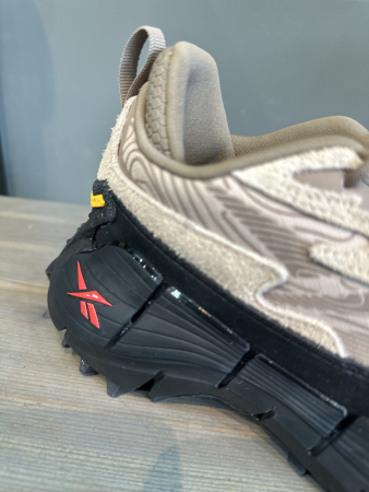 Кроссовки Кроссовки Reebok Zig Kinetica 2.5 Edge soft ecru/taupe/core black Артикул HR130110.5, HR13016.5, HR13019.5, HR130111, HR13014.5, HR13017, HR13016, HR13018.5, HR13017.5, HR130112, HR13018, HR130111.5, HR130110, HR13015.5, HR13019