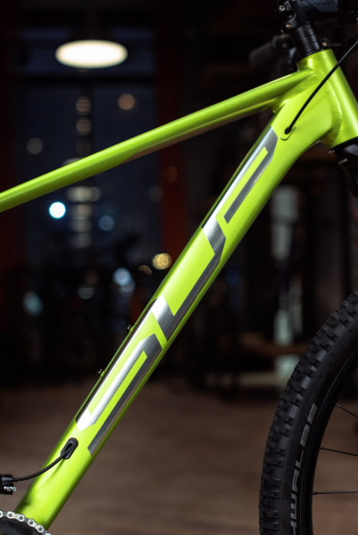 Superior XC 859 2023 Matte Lime Metallic Chrome Silver