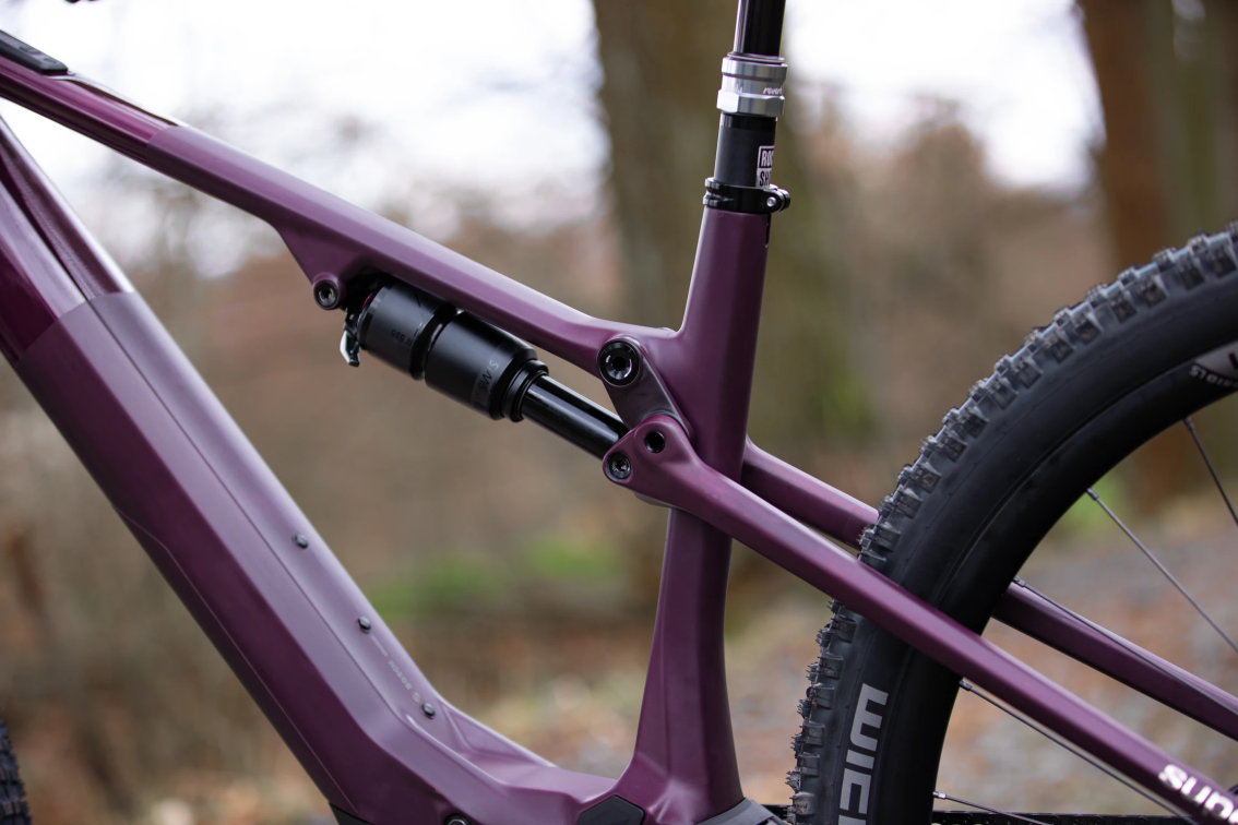 Электровелосипеды с двигателем Bosch, Yamaha, Shimano Superior iXF 9.8 2024 Matte Carbon Berry Артикул 801.2025.79004, 801.2025.79002