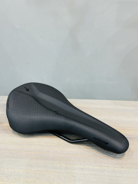 седло specialized bridge sport