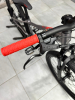 24 дюйма (7-11 лет) Silverback Spyke 24 SE 2026 Gloss Moondust Metallic Grey-Gloss Red Артикул 4816026331655