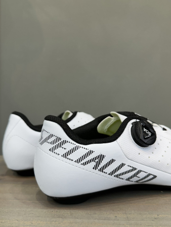 Велотуфли шоссе и триатлон Велотуфли Road Specialized Torch 1.0 White Артикул 61020-5545, 61020-5547, 61020-5543, 61020-5546, 61020-5548, 61020-5542, 61020-5544, 61020-5549