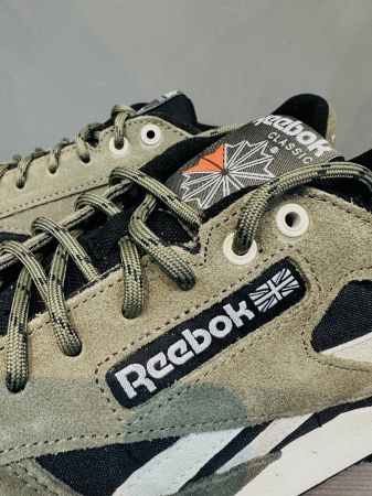 Кроссовки Кроссовки Reebok Classic Leather core black/army green/stucco Артикул GX480512, GX480511.5, GX480510.5, GX48057.5, GX48059, GX48058.5, GX480510, GX48058, GX480511, GX48059.5