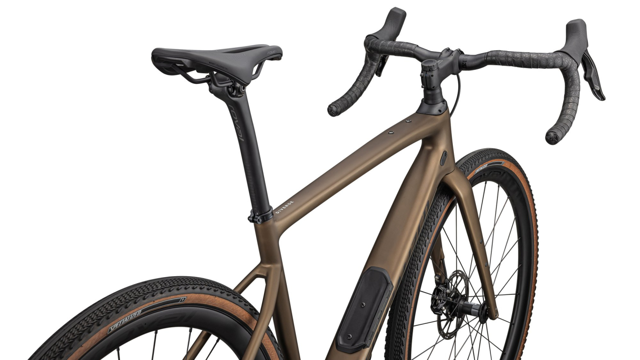 Гравийные велосипеды, комфорт плюс Specialized Diverge Expert Carbon 2025 Satin Burnt Gold Metallic / Black Liquid Metal Артикул 95425-3158, 95425-3152, 95425-3164, 95425-3161, 95425-3156, 95425-3149, 95425-3154