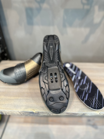 Велотуфли MTB Велотуфли MTB Scott RC Python dark grey/bronze Артикул 7615523814978, 7615523814930, 7615523814961, 7615523814947, 7615523814954