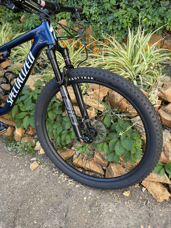 Купить Specialized Epic Comp 2023 Gloss Mystic Blue Metallic / Morning Mist Артикул 90323-5105, 90323-5101, 90323-5103, 90323-5104, 90323-5102