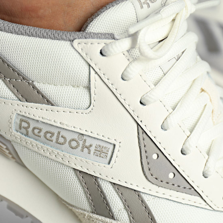 Кроссовки Кроссовки Reebok LX2200 chalk/boulder grey/stucco Артикул GW38046.5, GW380410.5, GW38049.5, GW380412, GW380411, GW380411.5, GW38048