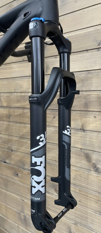 Рамы горных велосипедов фреймсет Specialized Fuse 29 2022 Satin Black / Gloss Black Артикул 