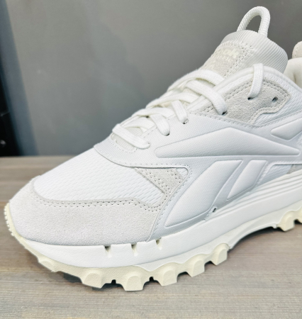 Кроссовки Кроссовки женские Reebok Classic Leather CARDI V2 chalk/chalk/alabaster Артикул GW887410.5, GW887411, GW88748, GW88749, GW88747, GW88748.5, GW88749.5, GW887410, GW88746.5, GW88747.5, GW88746