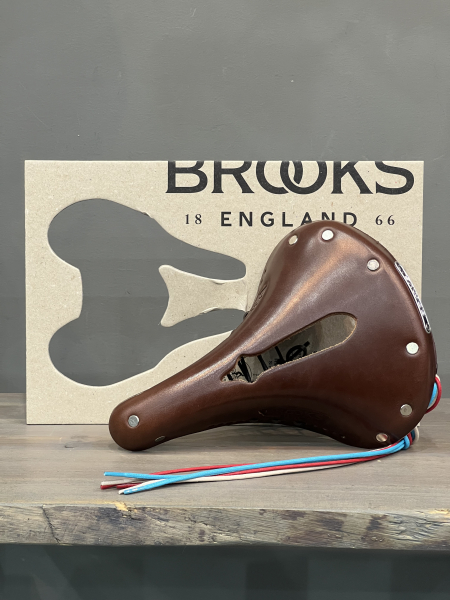 седло brooks b17 carved short brown