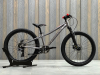 24 дюйма (7-11 лет) Silverback Spyke 24 SE 2026 Gloss Moondust Metallic Grey-Gloss Red Артикул 4816026331655