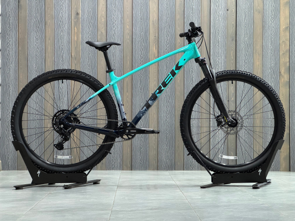 Trek Marlin 5 Gen 3 29 Miami Green/Dark Aquatic Fade