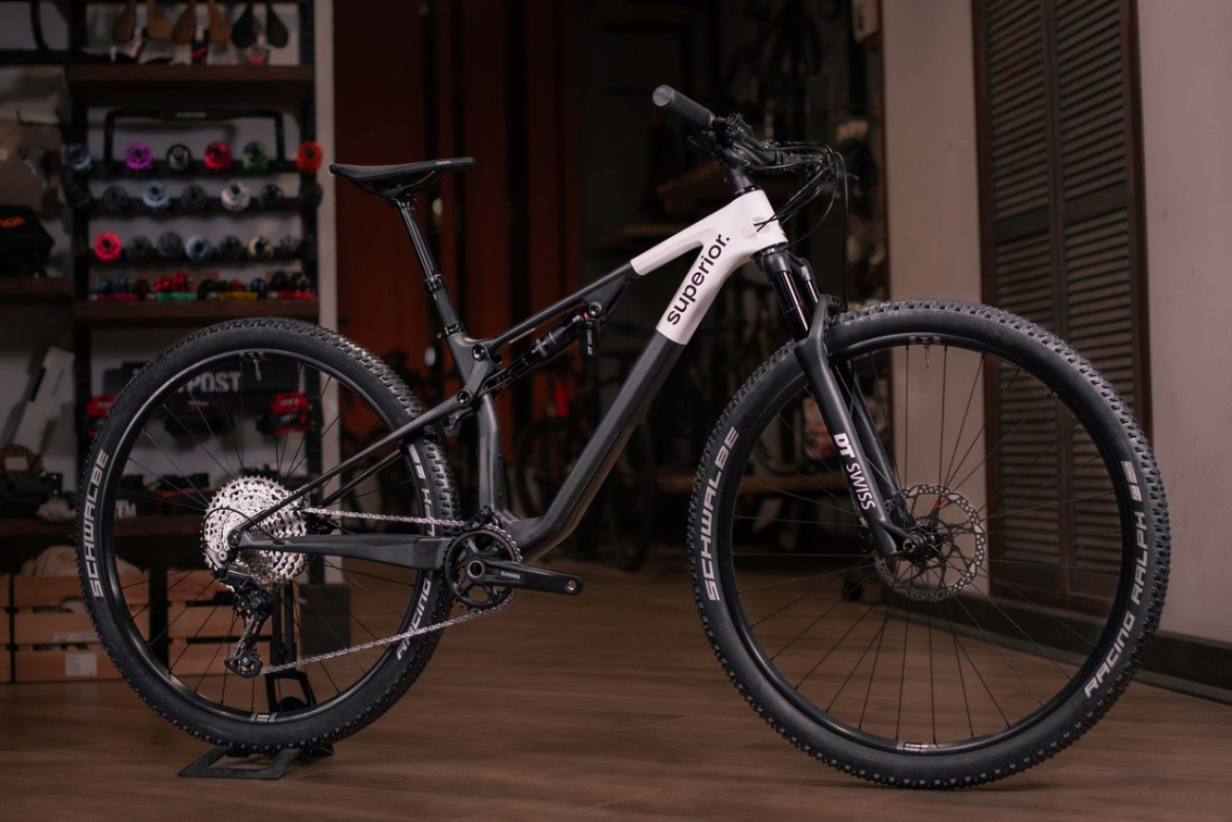 Купить Superior XF 9.2 RC 2024 Matte Carbon/White Артикул 801.2024.29218, 801.2024.29219, 801.2024.29220, 801.2024.29217