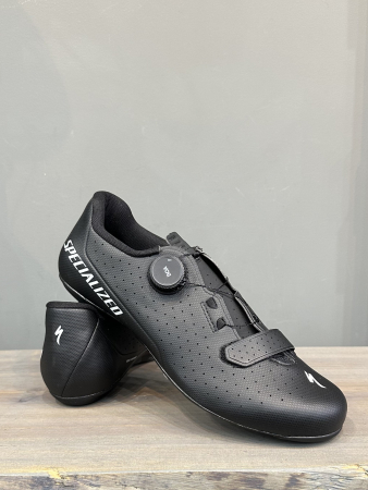 Велотуфли шоссе и триатлон Велотуфли Road Specialized Torch 2.0 Black Артикул 61023-3037, 61023-3040, 61023-3041, 61023-3036, 61023-3038, 61023-3042, 61023-3044, 61023-30415, 61023-3048, 61023-3043, 61023-3049, 61023-3047, 61023-30455, 61023-3045, 61023-30405, 61023-30445, 61023-30425, 61023-3039, 61023-3046, 61023-30435