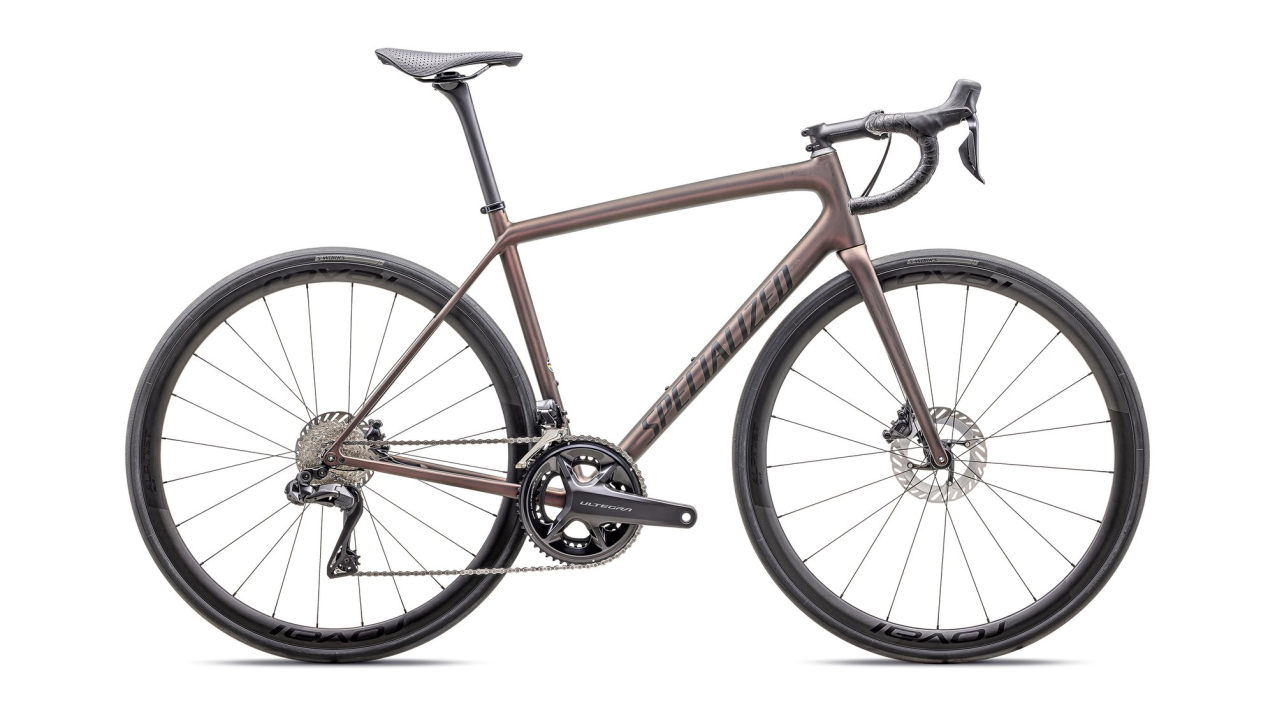 Шоссейные велосипеды Specialized Aethos Pro - Shimano Ultegra Di2 2025 Satin Carbon / Red Pearl / Black Артикул 97225-1149, 97225-1156, 97225-1154, 97225-1158, 97225-1152, 97225-1161