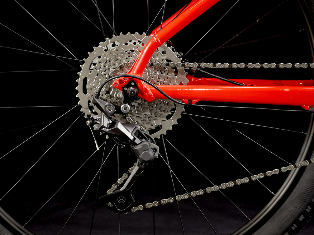 Купить TREK Marlin 7 27,5 2022 Marigold to Radioactive Red Fade Артикул 1046900