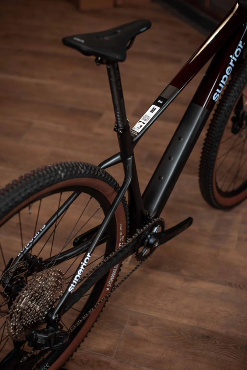 Купить Superior XP 9.6 2025 Matte Carbon/Red Carbon Артикул 801.2025.29079, 801.2025.29078