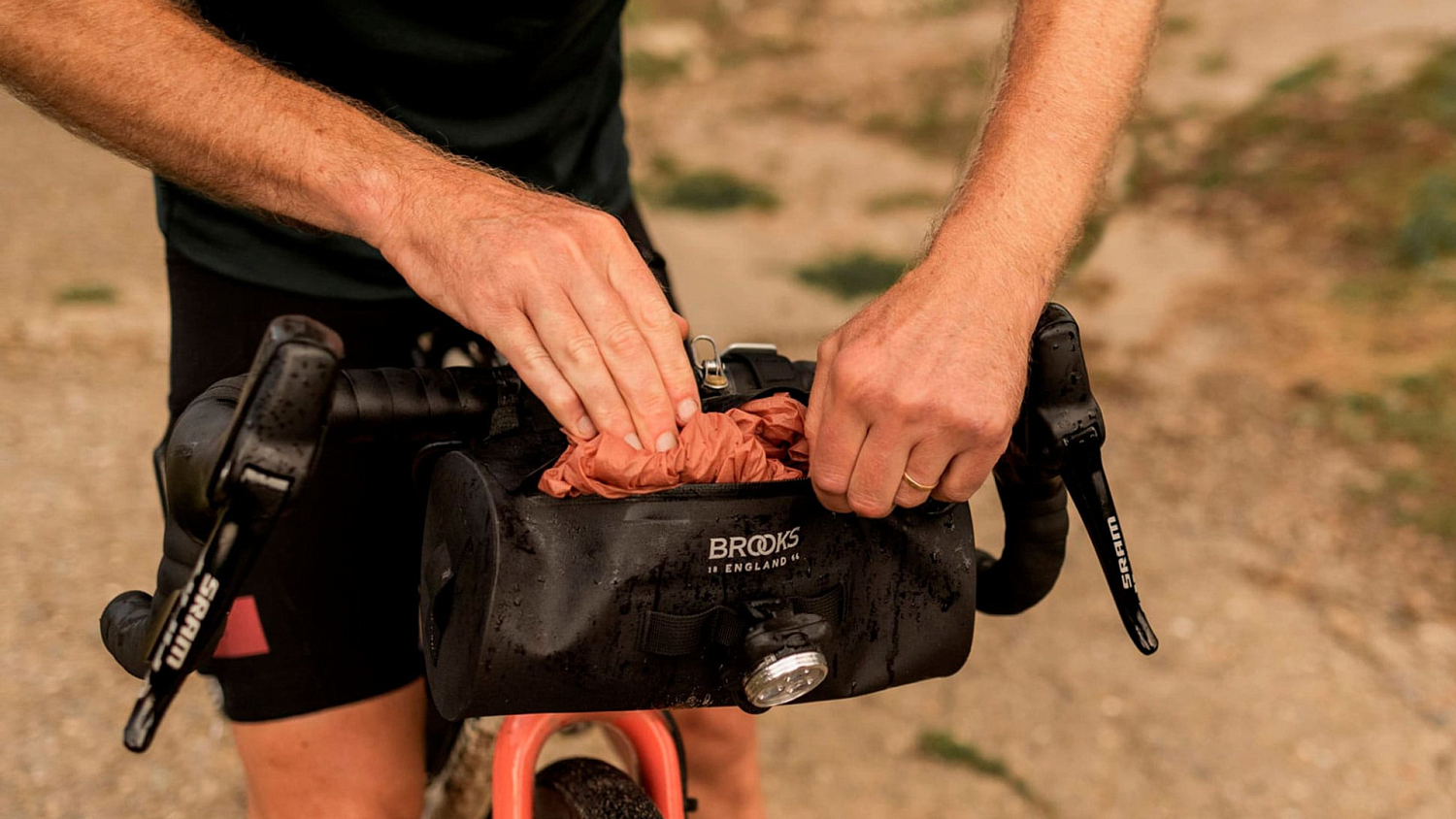 Сумка на руль Brooks Scape Handlebar Pouch