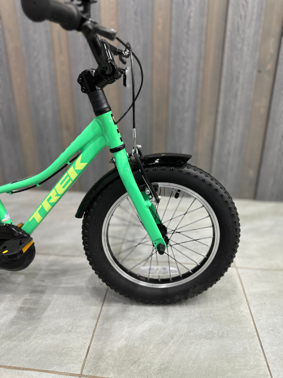 16-18 дюймов (4-7 лет) Trek Precaliber 16 Freewheel Volt / Green Flash 5271582 Артикул 5271582