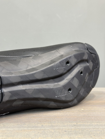 Велотуфли шоссе и триатлон Велотуфли Road Specialized Torch 2.0 Black Артикул 61023-3037, 61023-3040, 61023-3041, 61023-3036, 61023-3038, 61023-3042, 61023-3044, 61023-30415, 61023-3048, 61023-3043, 61023-3049, 61023-3047, 61023-30455, 61023-3045, 61023-30405, 61023-30445, 61023-30425, 61023-3039, 61023-3046, 61023-30435