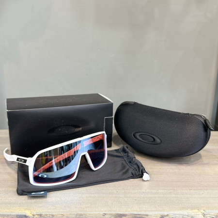 Очки Очки спортивные OAKLEY Sutro оправа Polished White линза Prizm Snow Sapphire Артикул 
