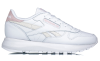 Кроссовки Кроссовки женские Reebok Classic Leather SP ftwr white/ftwr white/porcelain pink Артикул GX86899, GX86896, GX86895, GX86895.5, GX86898, GX86898.5, GX86896.5, GX86897.5, GX86897