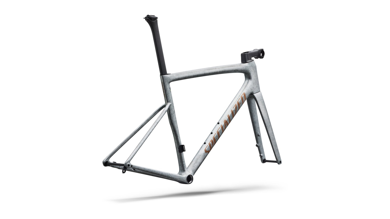 Рамы шоссе, гревел рама Specialized Tarmac SL8 2026 Gloss Silver Dust / Shadow Silver Dry Impasto / Photon Orange T Артикул 74926-1061, 74926-1044, 74926-1058, 74926-1052, 74926-1054, 74926-1056, 74926-1049