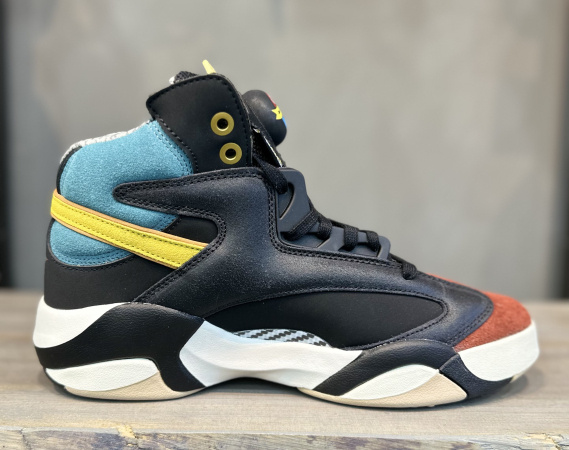 Кроссовки Кроссовки Reebok SHAQ ATTAQ core black/dark sable/luxe blue Артикул HR06038, HR06038.5, HR06036.5, HR06039, HR06037.5, HR06037