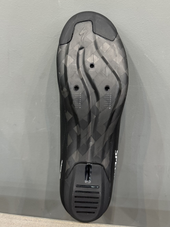 Велотуфли шоссе и триатлон Велотуфли Road Specialized Torch 2.0 Black Артикул 61023-3037, 61023-3040, 61023-3041, 61023-3036, 61023-3038, 61023-3042, 61023-3044, 61023-30415, 61023-3048, 61023-3043, 61023-3049, 61023-3047, 61023-30455, 61023-3045, 61023-30405, 61023-30445, 61023-30425, 61023-3039, 61023-3046, 61023-30435