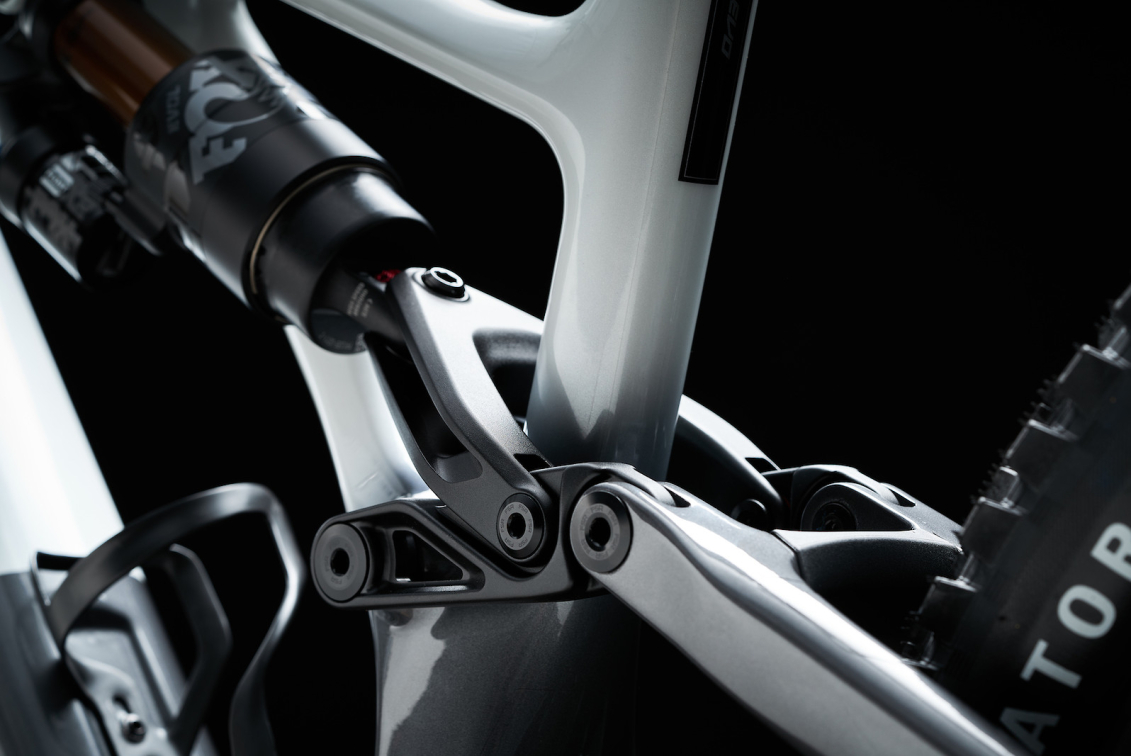 TURBO LEVO - лучшее из возможного! Specialized S-Works Turbo Levo 29/27 2022 Metallic White Silver / Chrome / Dream Silver Артикул 95221-0803, 95221-0806, 95221-0805, 95221-0804, 95221-0802