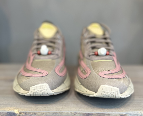 Кроссовки Кроссовки Reebok Zig Kinetica 2.5 Street Fighter cinnamon stick/parched earth /weathered yellow Артикул GZ953910.5, GZ95397.5, GZ95397, GZ953910, GZ95399, GZ95396, GZ95395.5, GZ95396.5, GZ95398.5, GZ95398, GZ953911.5, GZ953912, GZ953913, GZ95399.5, GZ953911