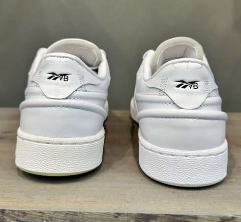 Кроссовки Кроссовки Reebok Victoria Beckham Club C ftwr white/ftwr white/black Артикул GY15727, GY15726, GY15728, GY15726.5, GY15725, GY15727.5, GY15729.5, GY15728.5, GY15725.5