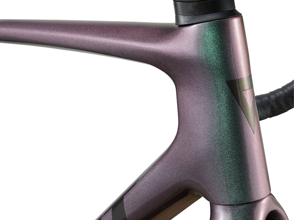 Шоссейные велосипеды Giant TCR Advanced Pro 1 Disc Di2 2024 BR Dark Iridescent Артикул 1096014147, 1096014146