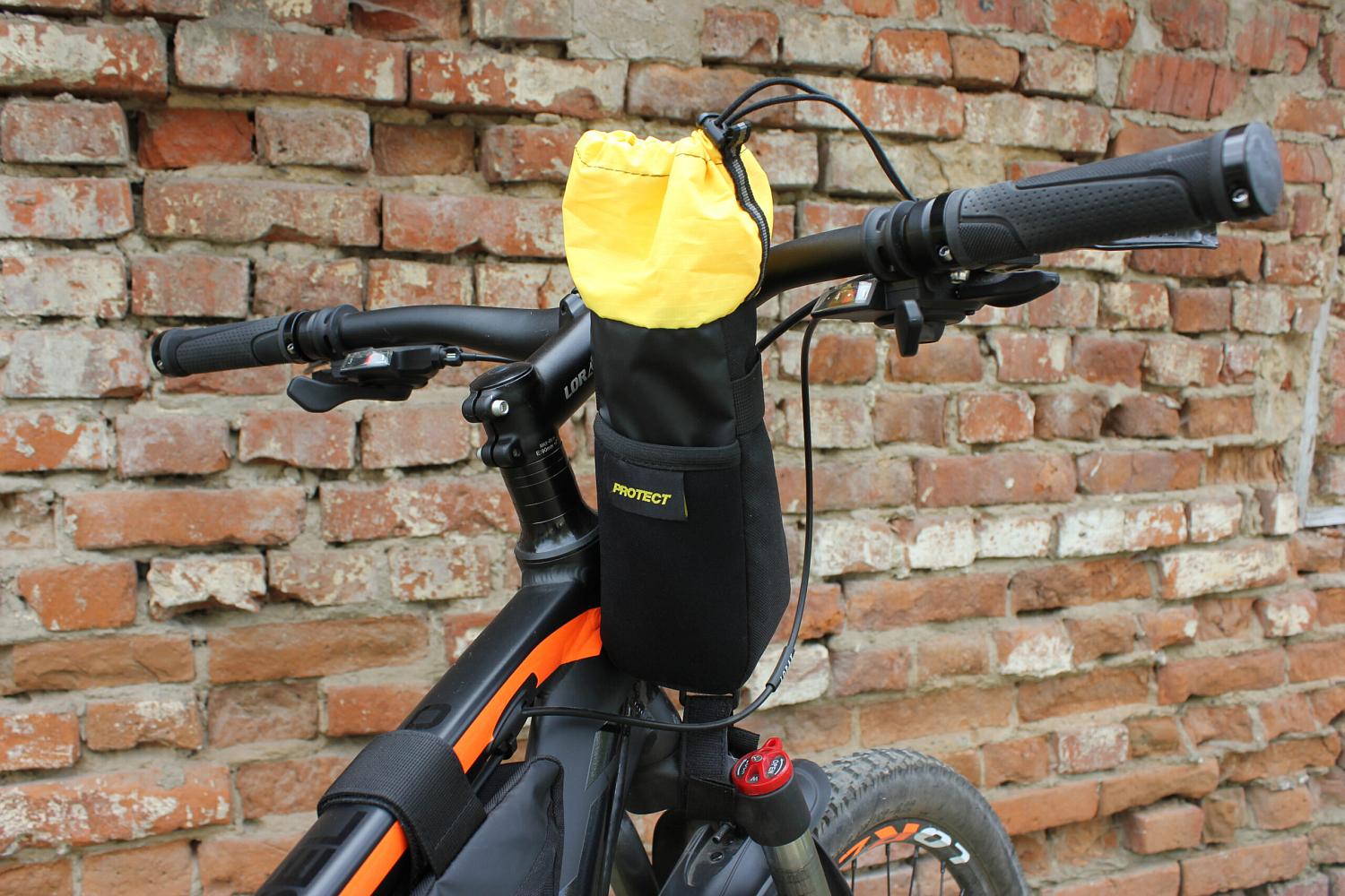 Сумка на руль Protect Feed Bag правая/левая