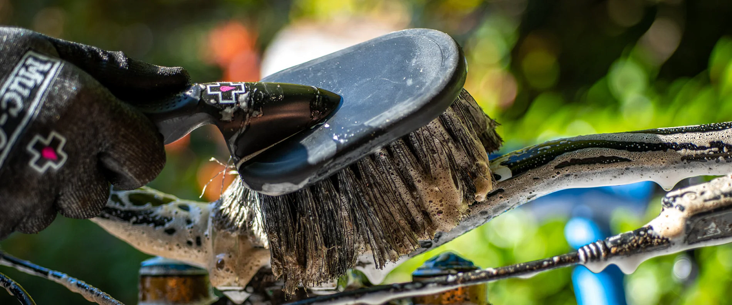 Набор щеток 3шт Muc-Off Premium Brush для чистки и полировки велосипеда 220